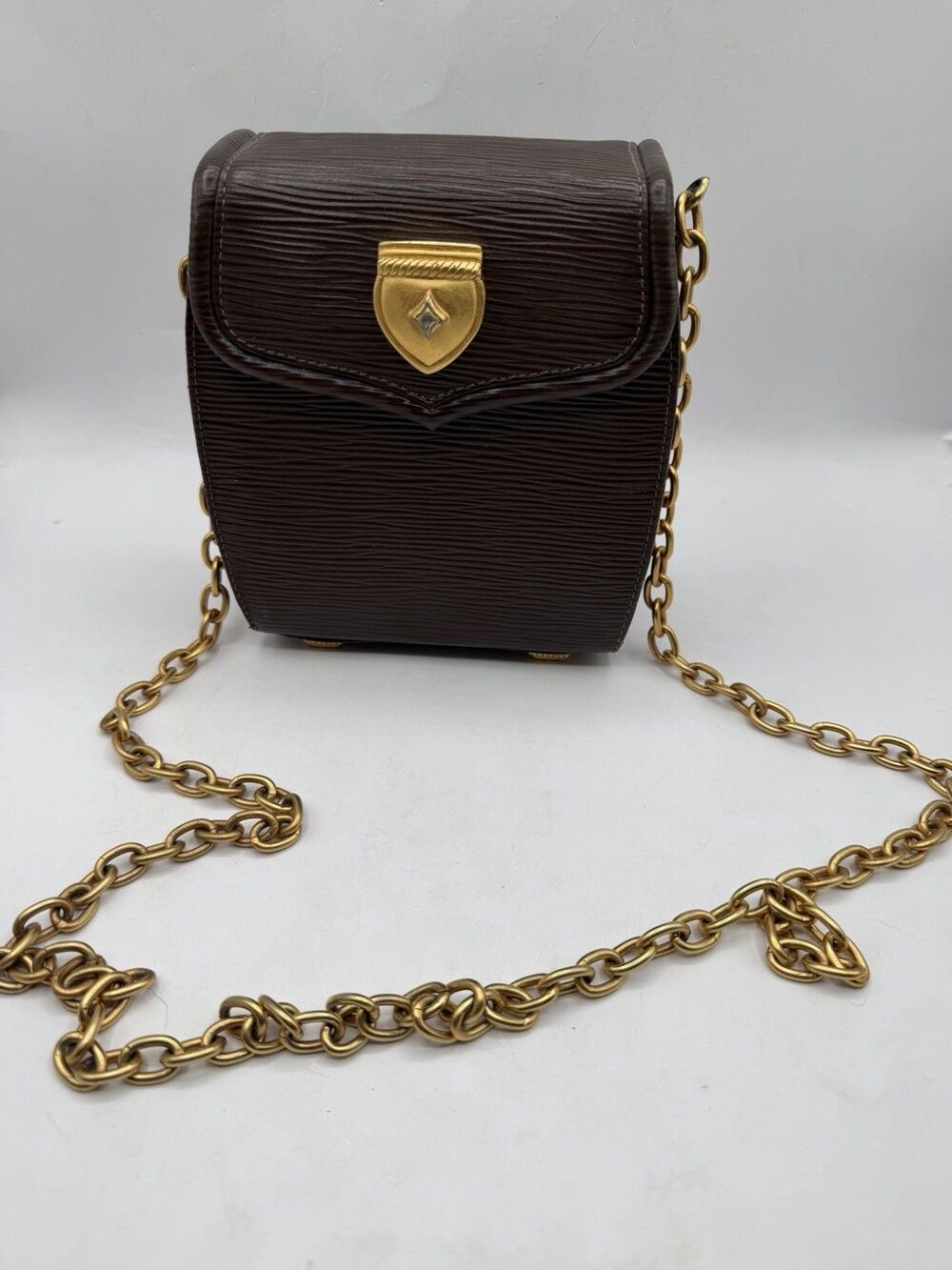 Vicenza 1993 Brown Leather Hard She’ll Textured Cross Body Purse Gold Chain